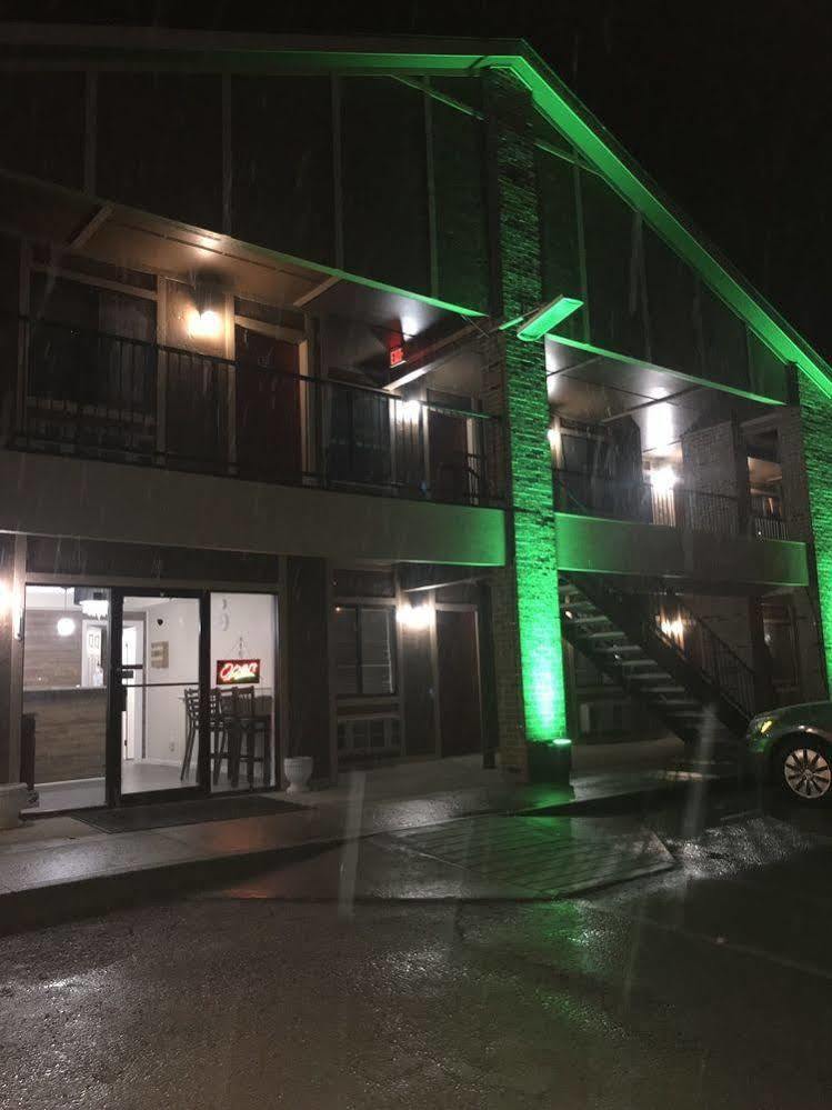 Oak Tree Inn Irvine Exterior photo